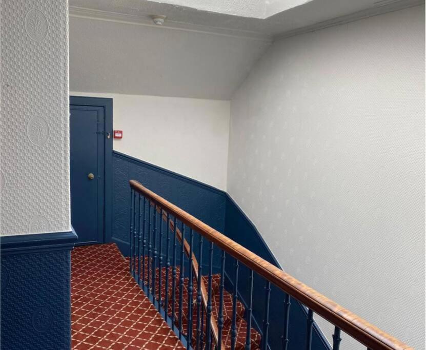 The Kingsview Townhouse - Boutique Hostel إدنبرة المظهر الخارجي الصورة